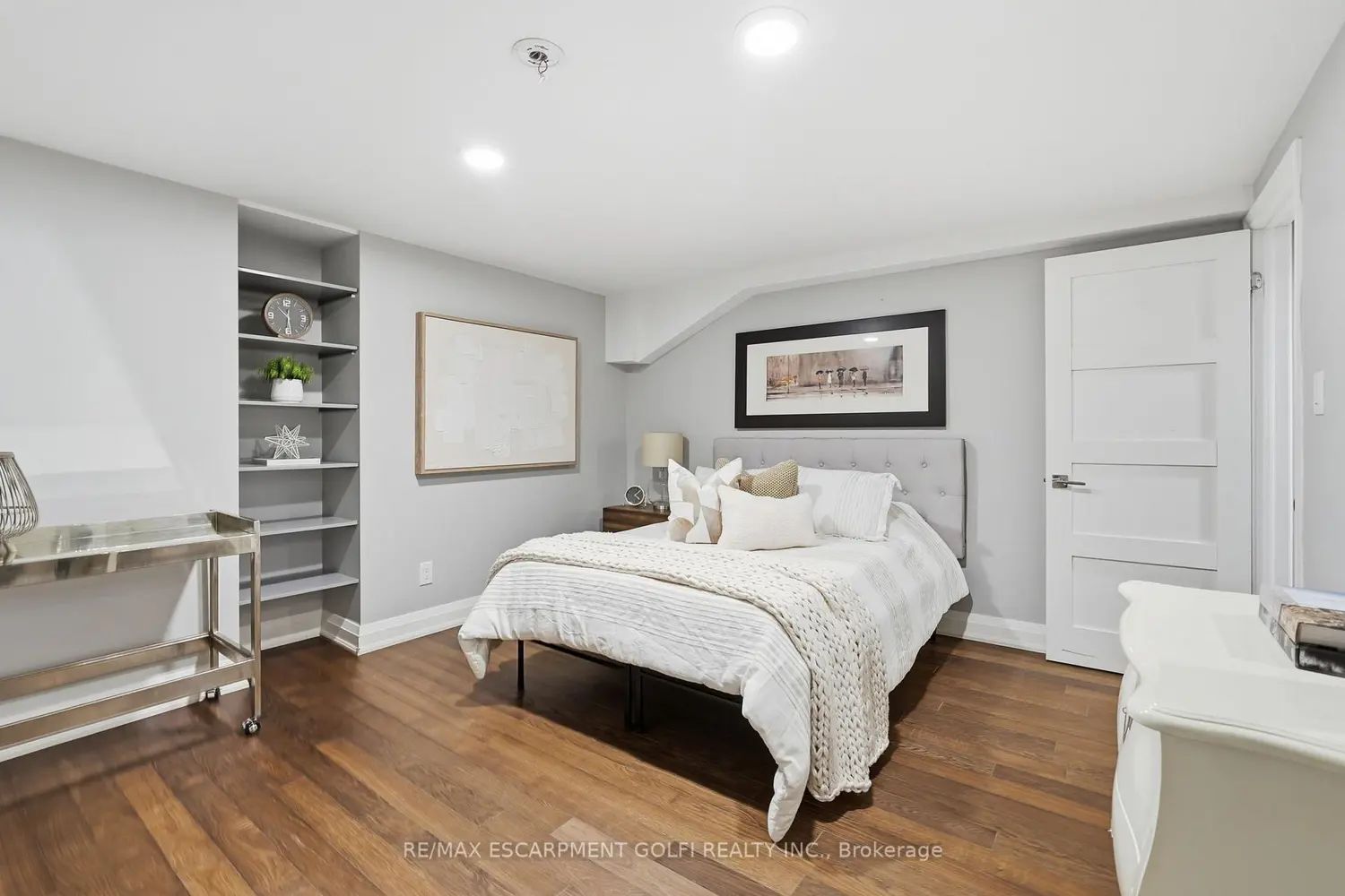 Additional image 15 of 3230 New Street 3