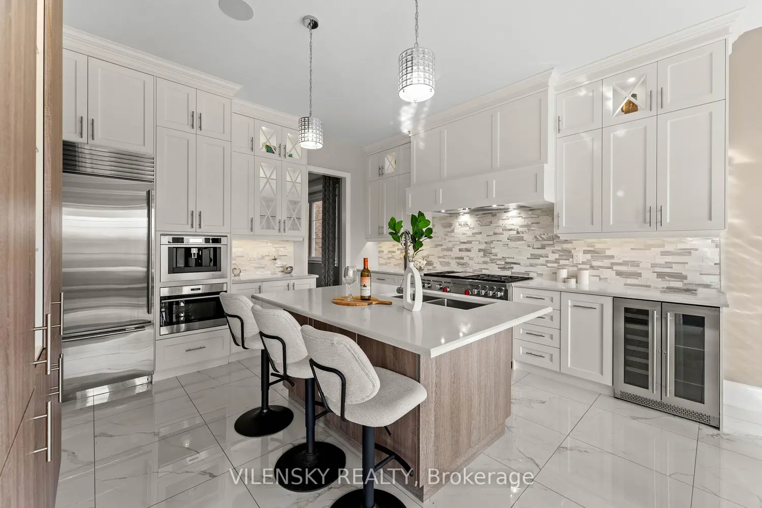 175 Woodgate Pines Drive photo 2