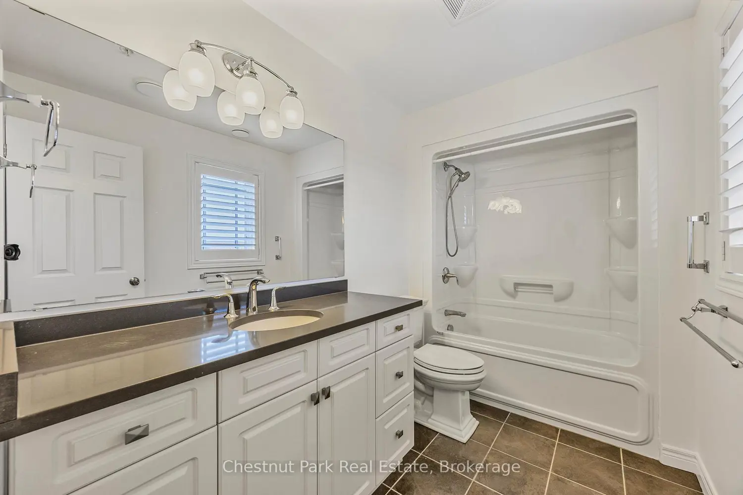 Additional image 20 of 1 Chamberlain Crescent 304