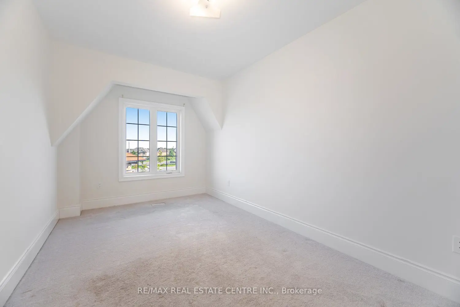 Additional image 18 of 20 Foxsparrow Road