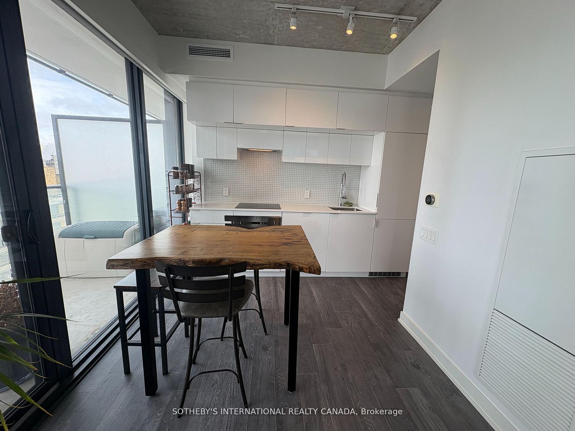 Additional image 6 of 1203-185 Roehampton Avenue, Toronto, ON, M4P 1R4