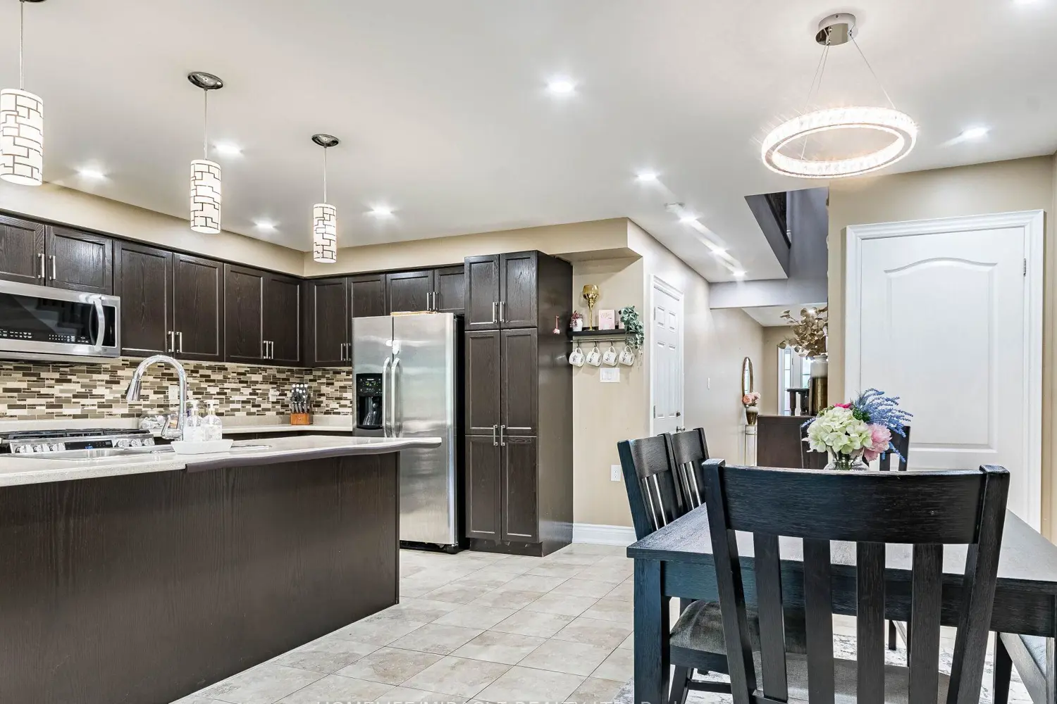 Additional image 6 of 1035 Victoria Road 143