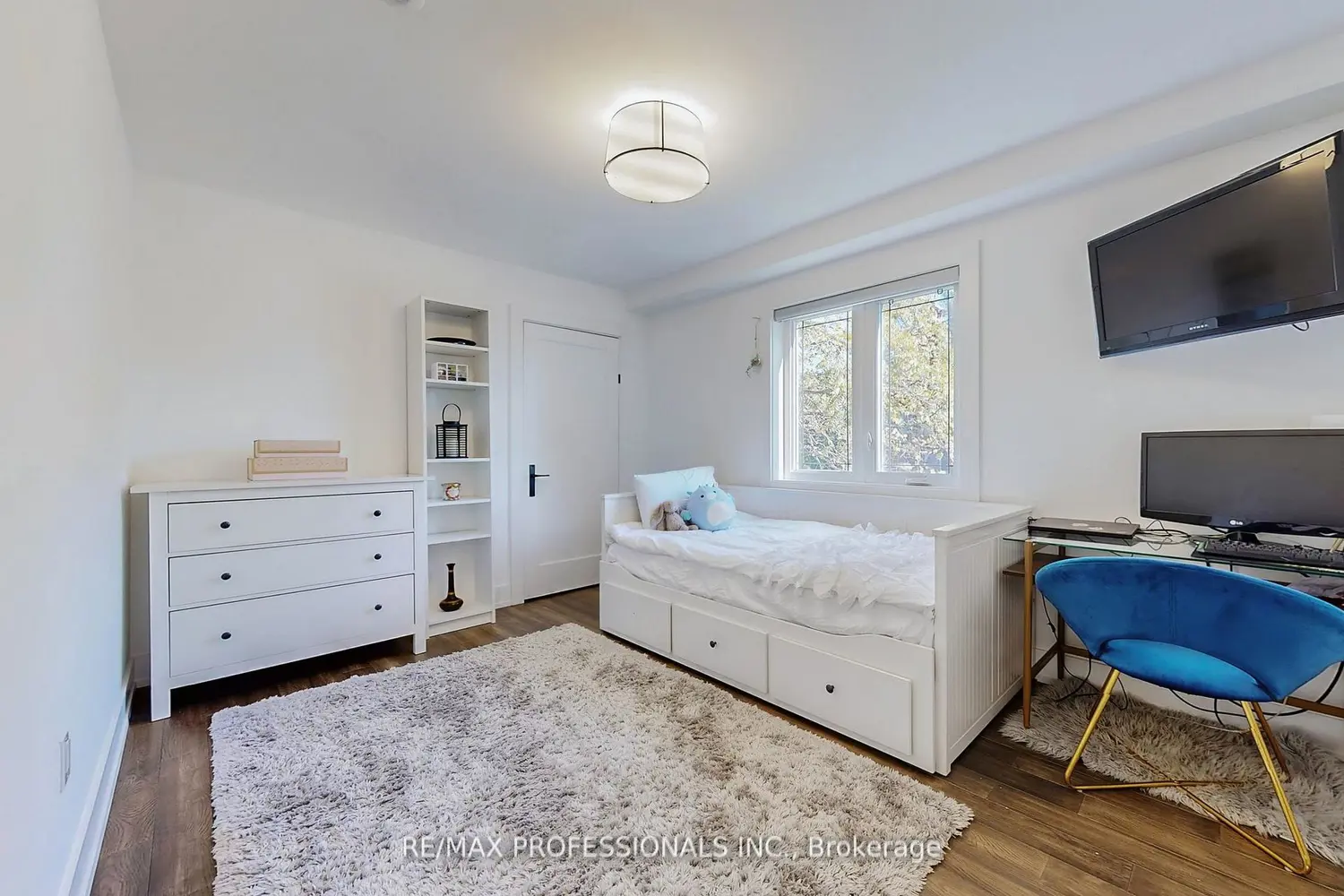 Additional image 8 of 4 Martin Grove Road