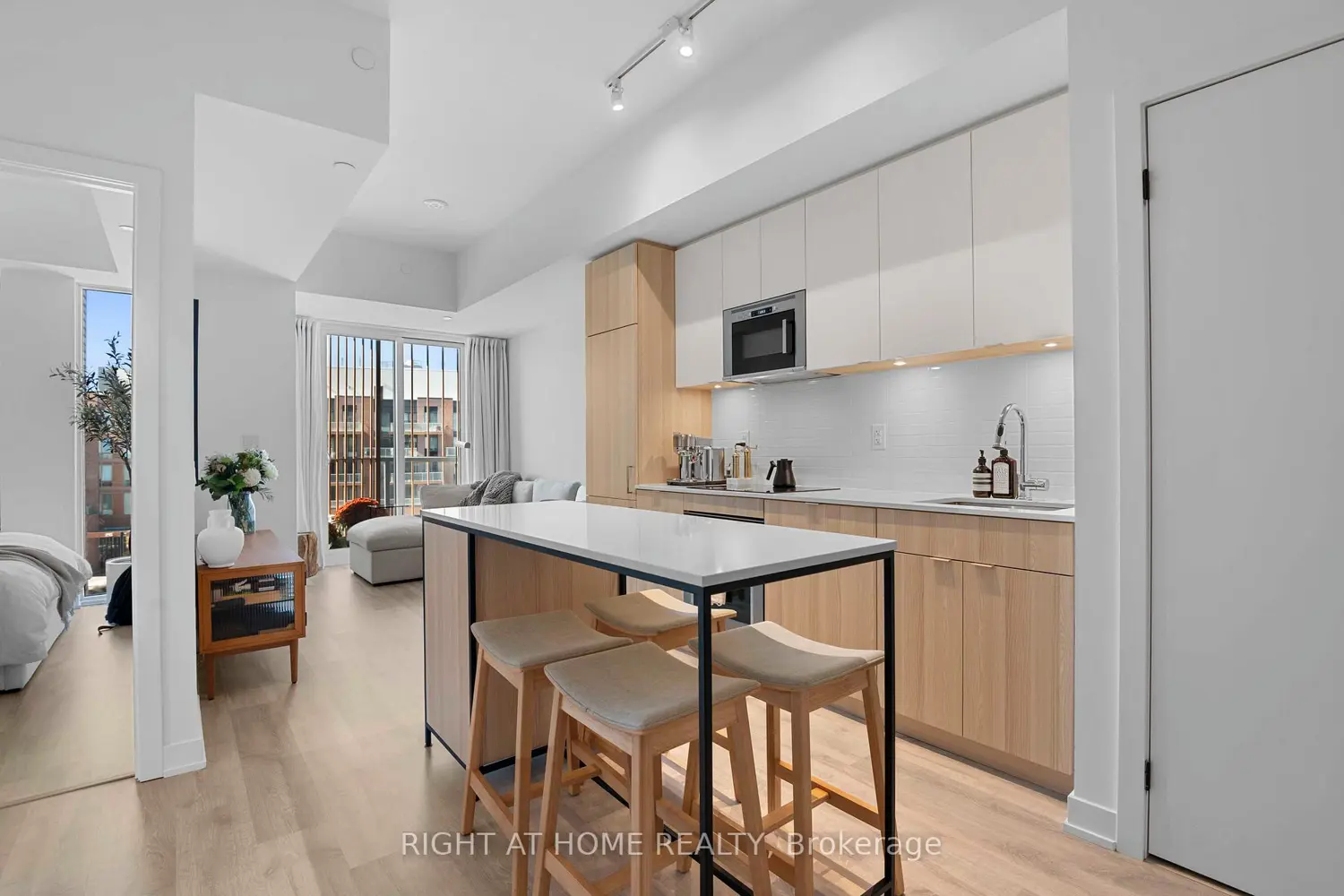 Additional image 7 of 220 Missinnihe Way 403