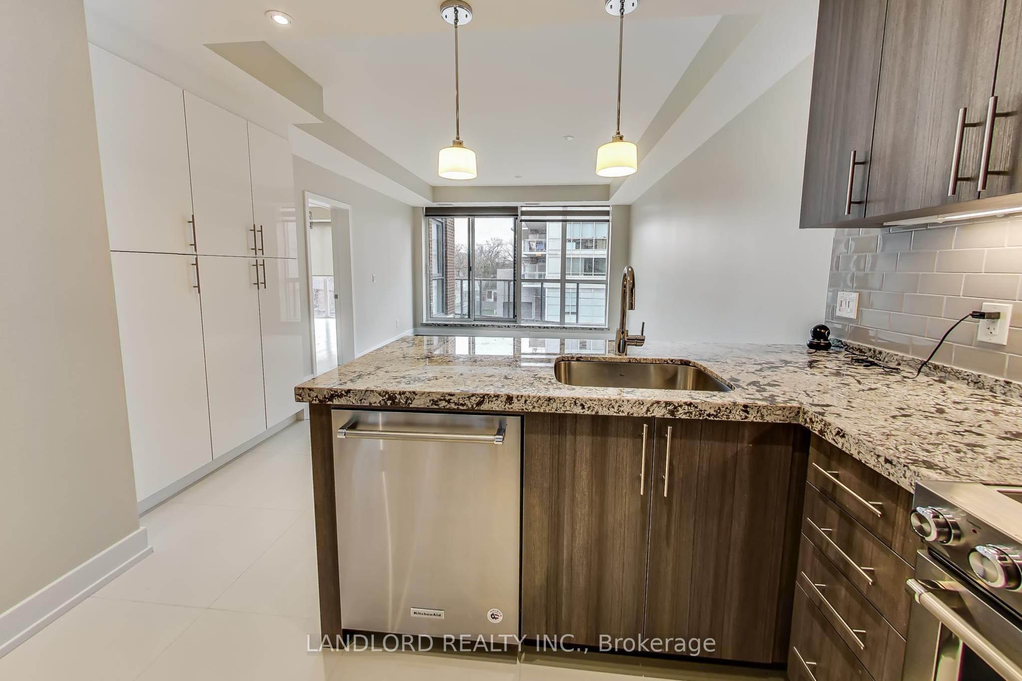 Additional image 3 of 304-2A Queensbury Avenue, Toronto, ON, M1N 2X7