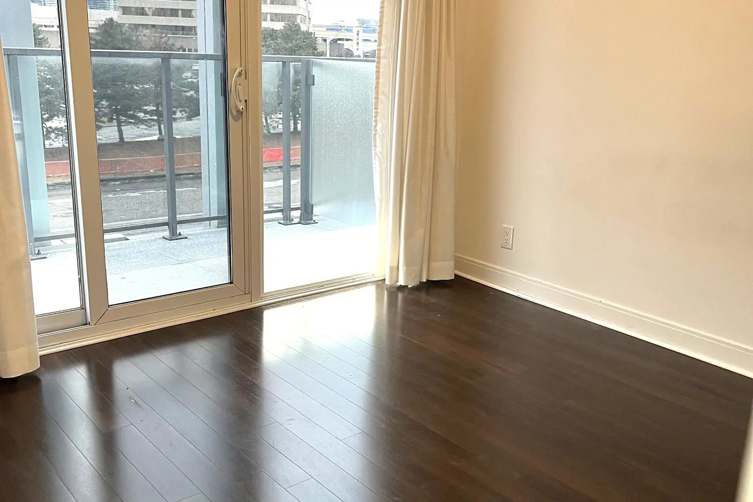 Additional image 2 of 4033 Hurontario Street 419