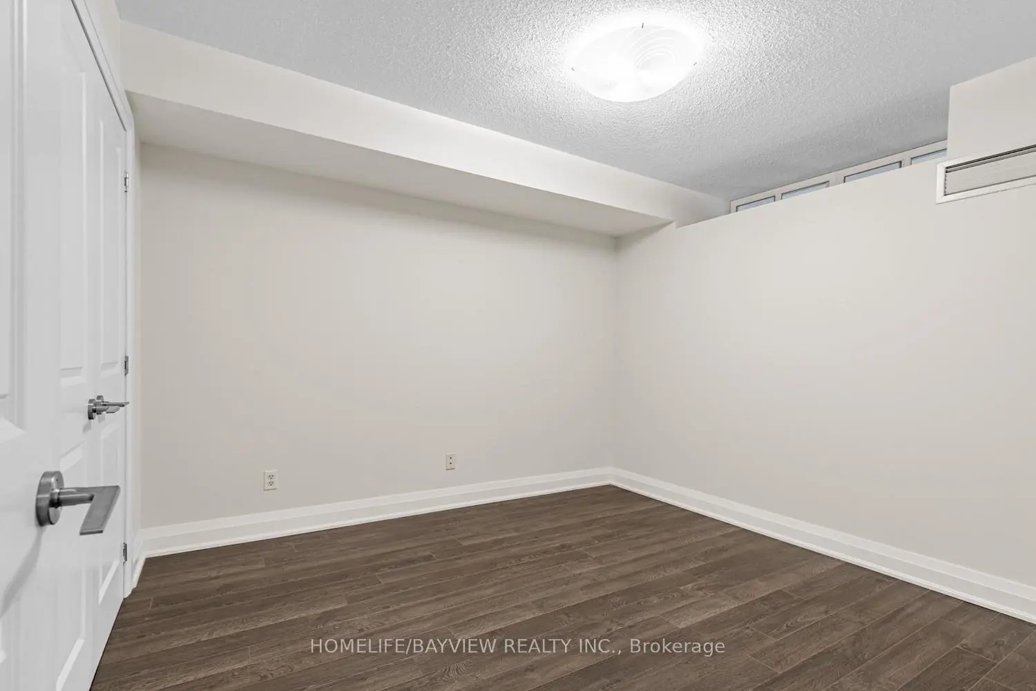 Additional image 16 of 18 Parkview Avenue 1015