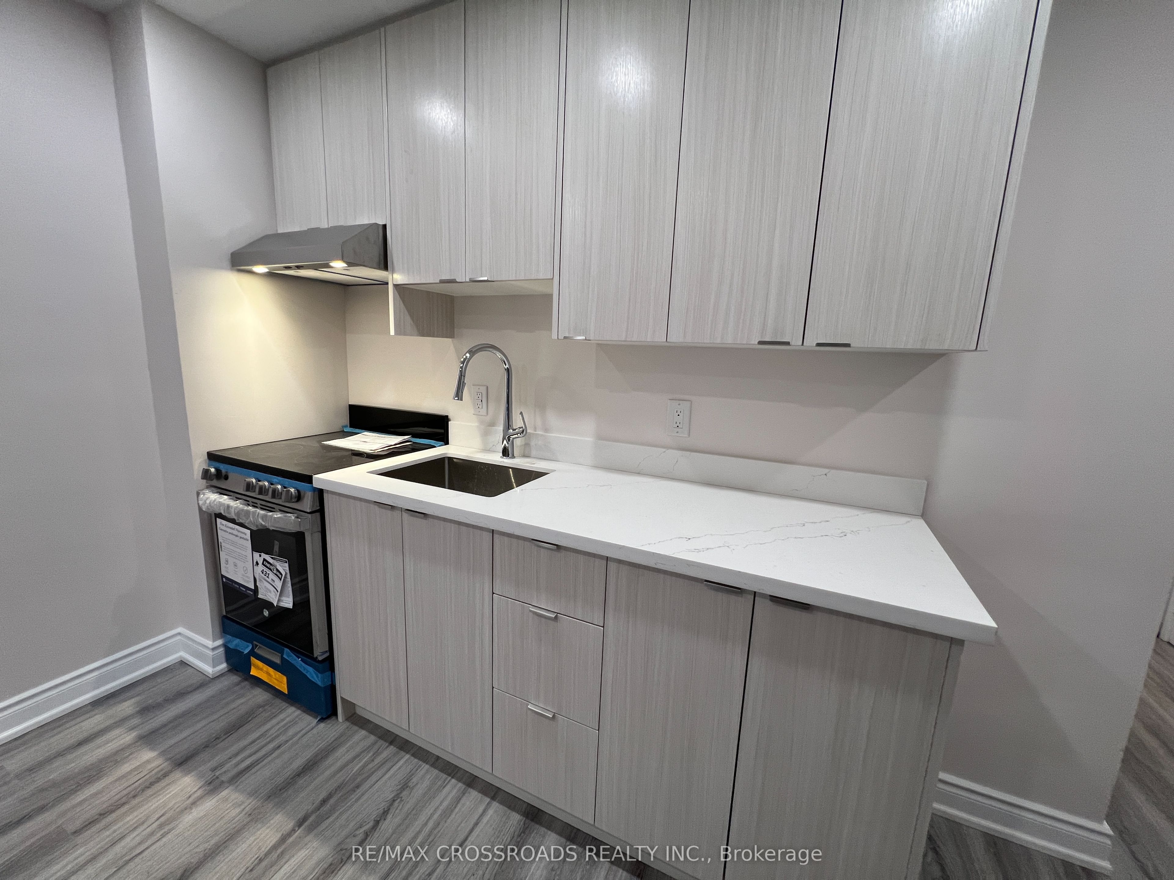 Additional image 5 of APT 1-1324B Gerrard Street E, Toronto, ON, M4L 1Z1