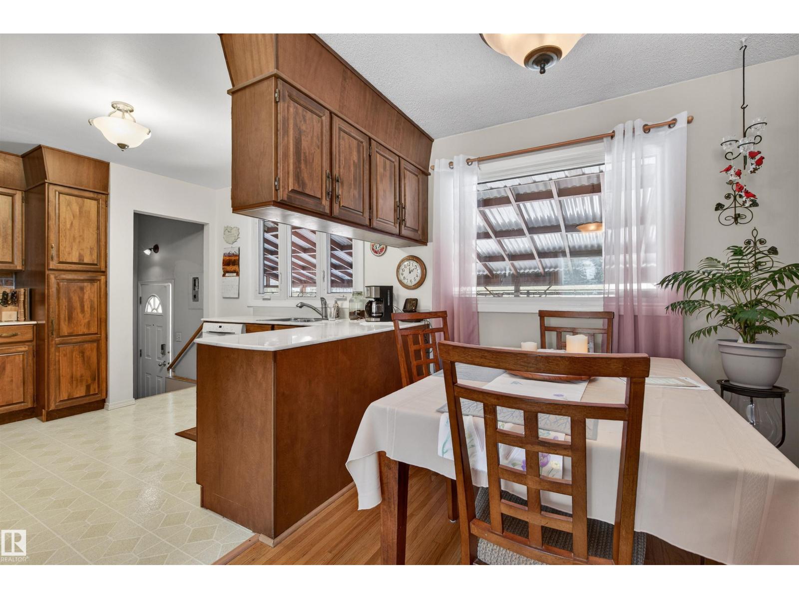 Additional image 5 of 16031 105 Avenue NW, Edmonton, AB, T5P0T8