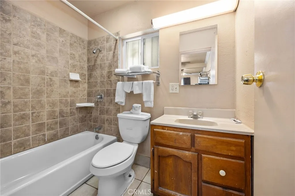 Additional image 88 of 451 E Vernon Ave, Los Angeles, CA 90011