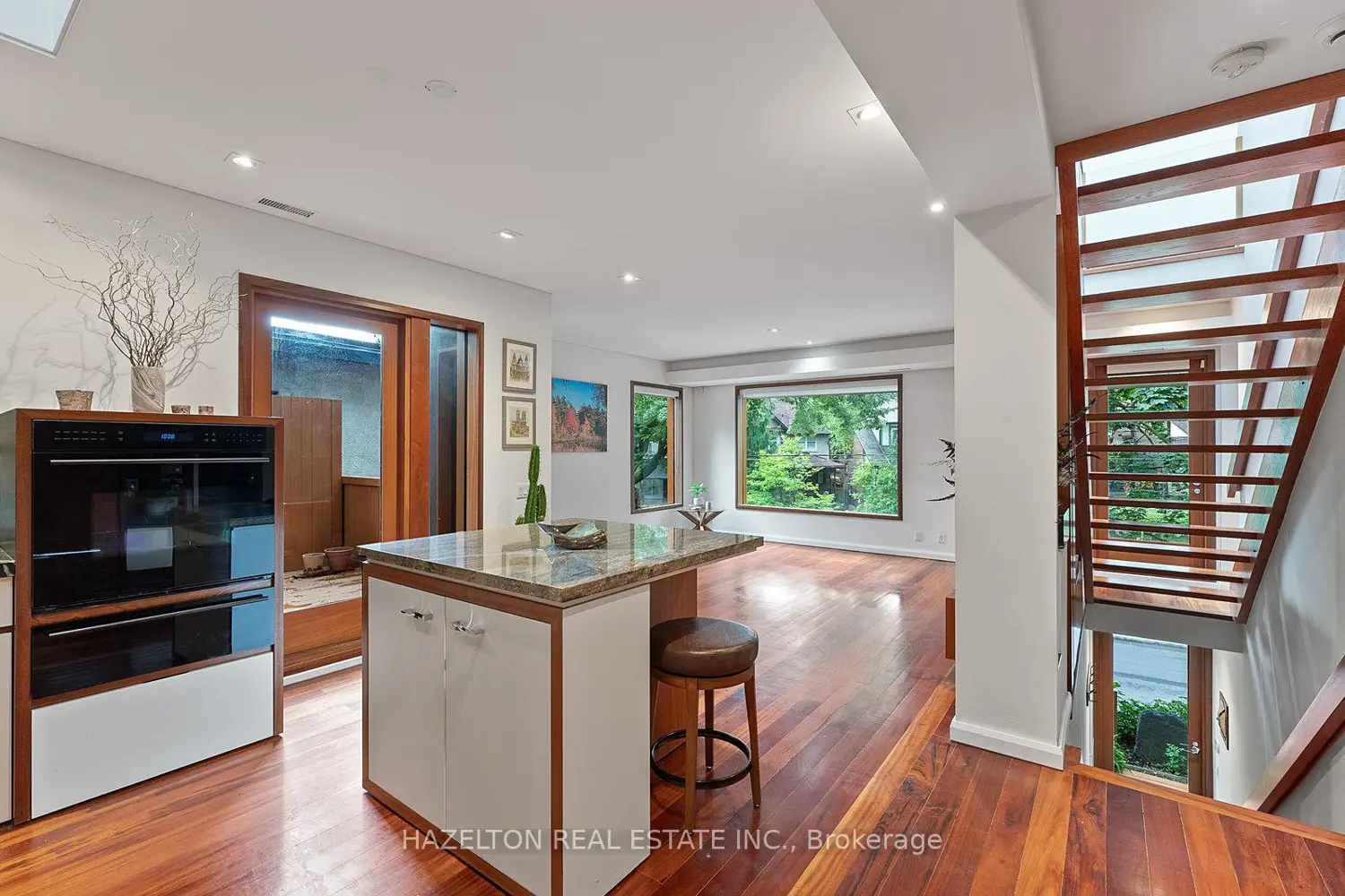 Additional image 4 of 32 Regal Road