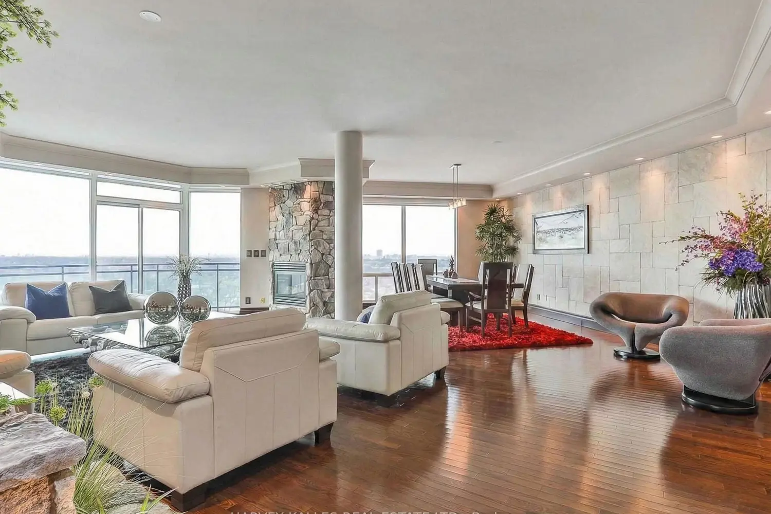 Additional image 3 of 300 Bloor Street 2701