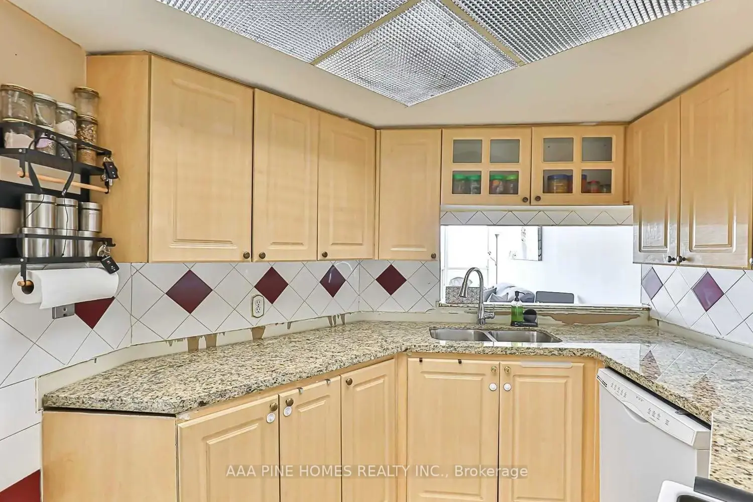 Additional image 4 of 2550 Lawrence Avenue 1111