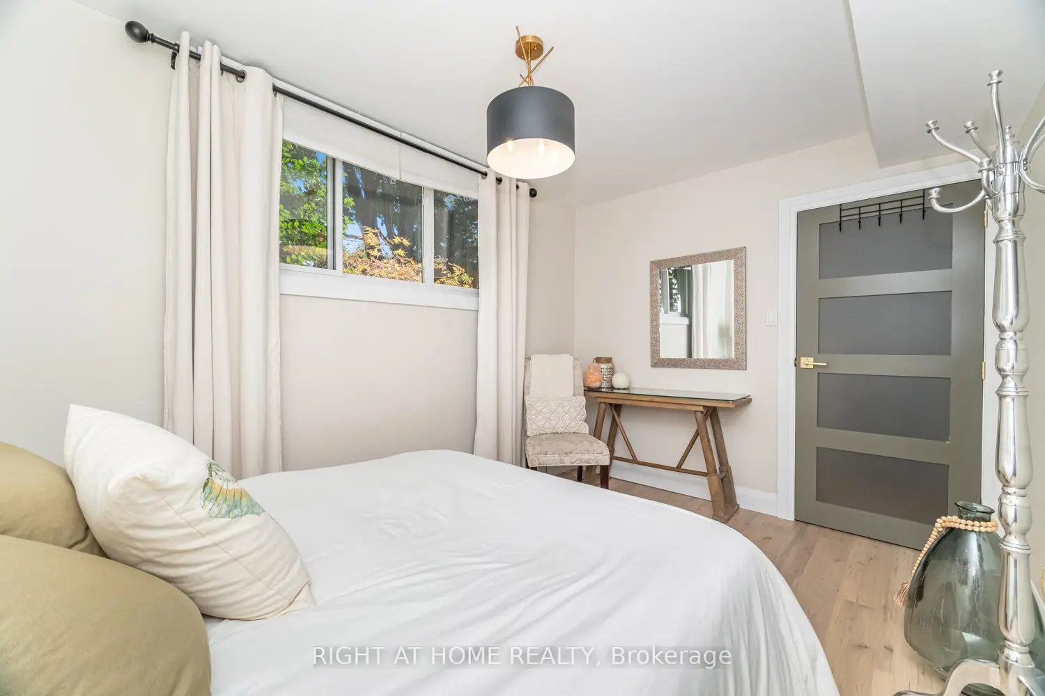 Additional image 12 of 5188 Cherryhill Crescent