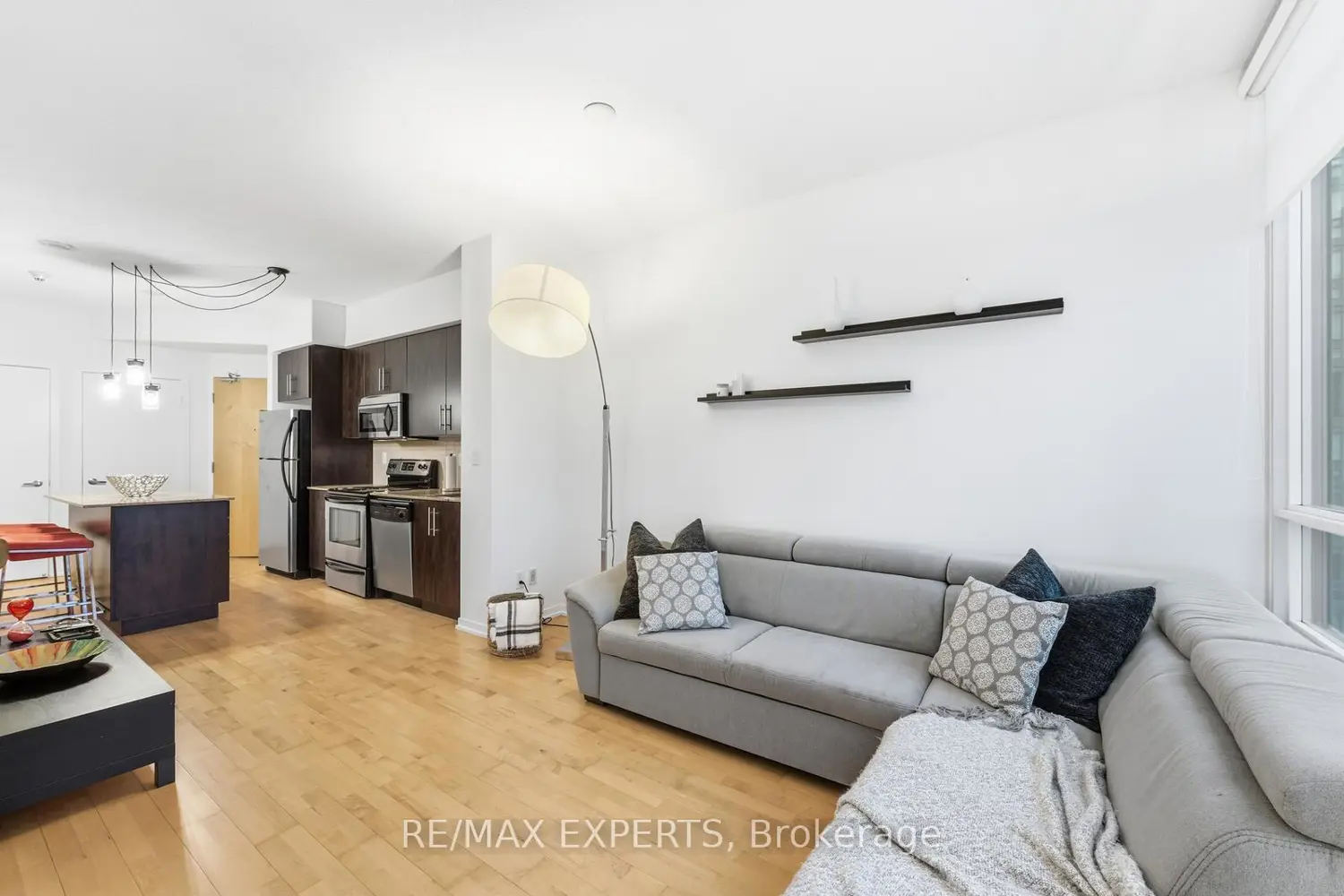 Additional image 10 of 55 Bremner Boulevard 2405