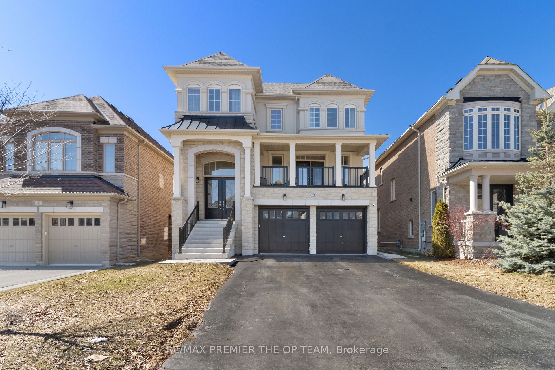 Upper-30 Bannockburn Drive, Vaughan, ON, L4H 4P8