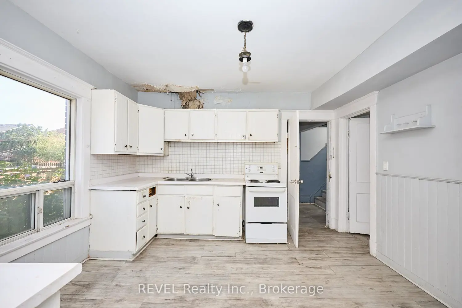 Additional image 5 of 5806 Prince Edward Avenue