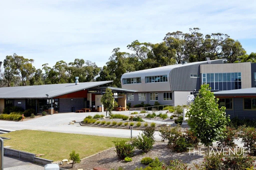 Additional image 13 of Officer VIC 3809