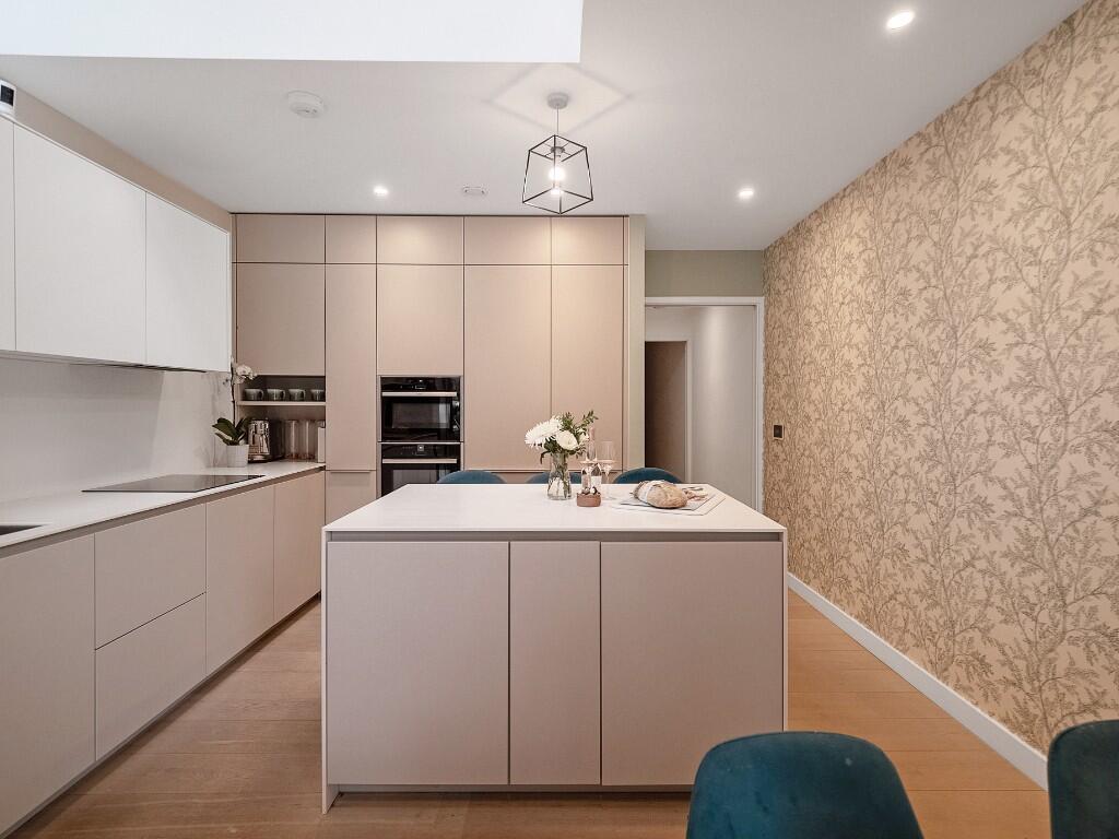 Gabriel Square, St. Albans, Hertfordshire, AL1