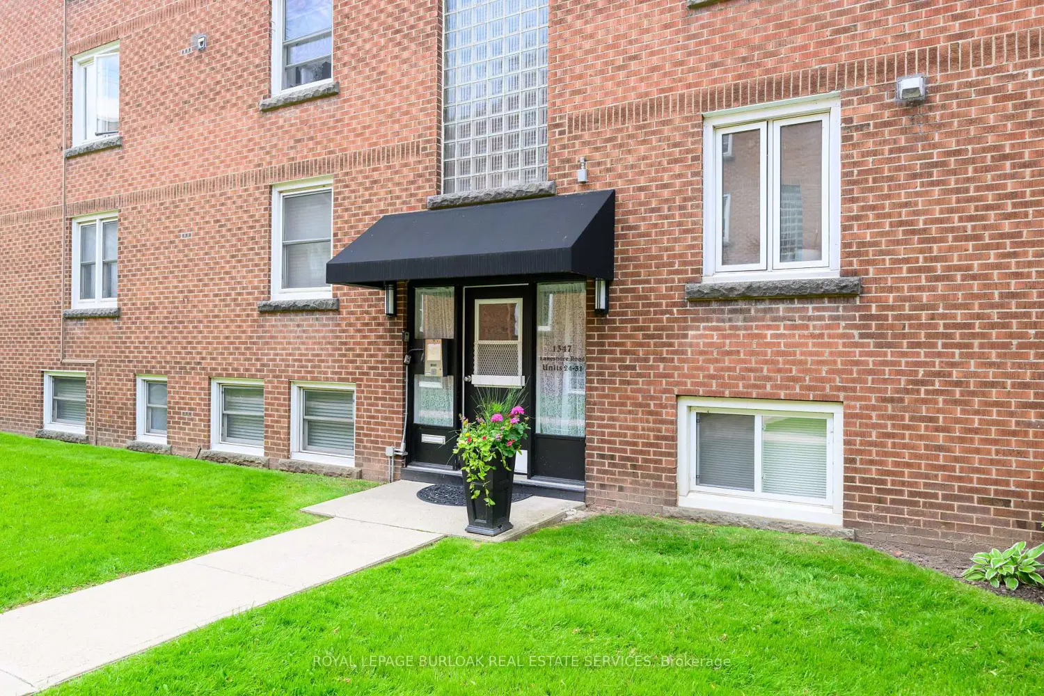 Additional image 11 of 1347 Lakeshore Road 24