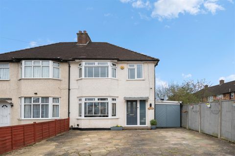 Chester Close, Uxbridge UB8