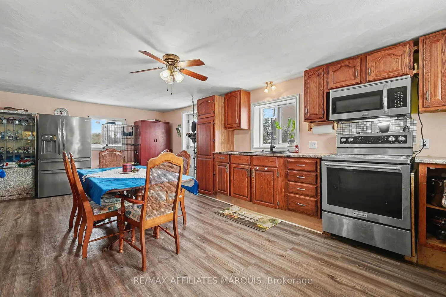 295 Glenview Road photo 4