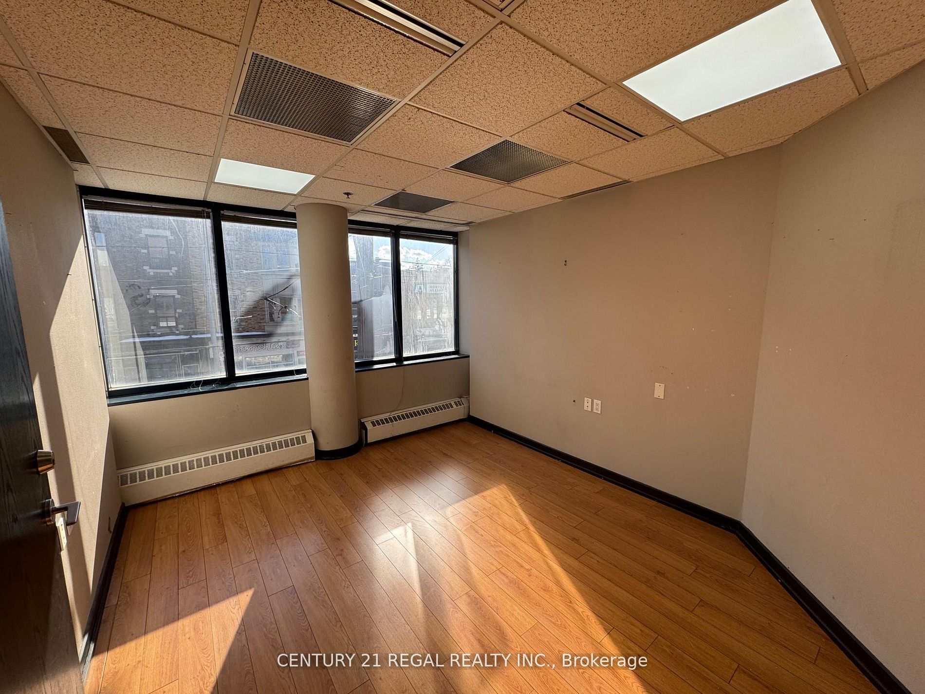 Additional image 5 of 201-622 College Street, Toronto, ON, M6G 1B4