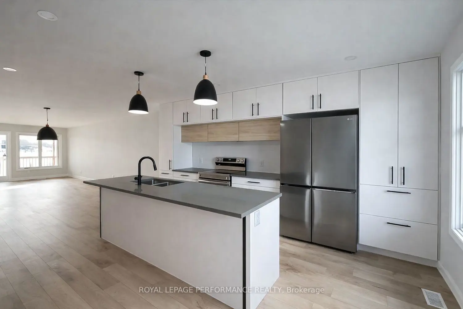 Additional image 5 of 3676-3678 Front Road