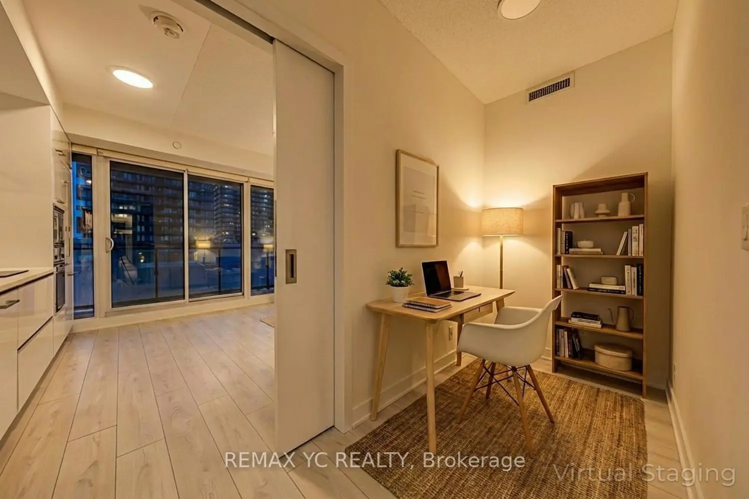 Additional image 4 of 2221 Yonge Street 1111