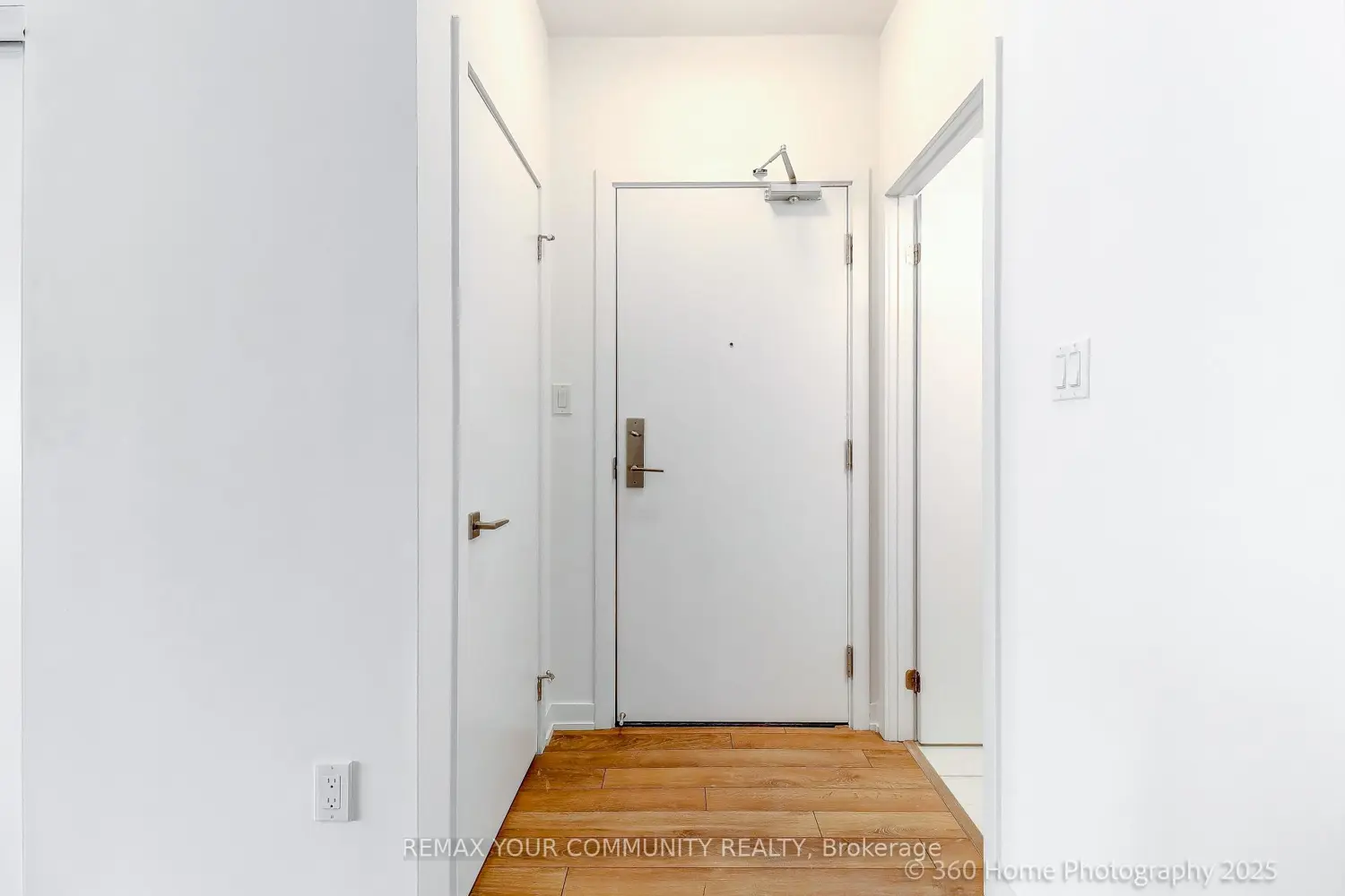 Additional image 11 of 2433 Dufferin Street 112