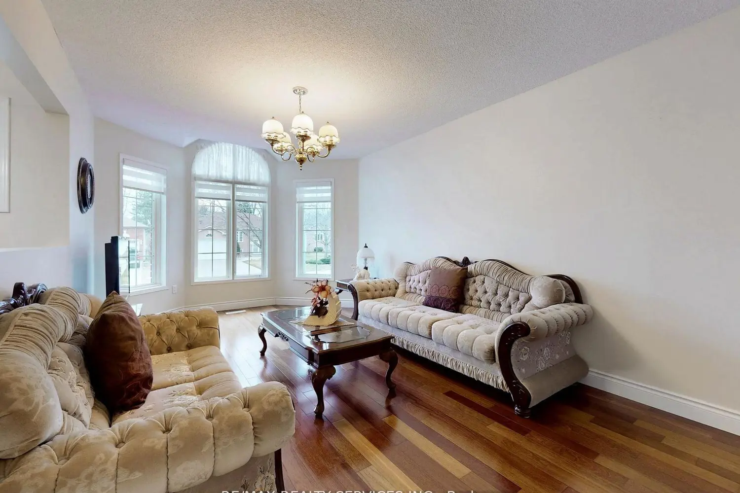 10 Bush Crescent photo 3