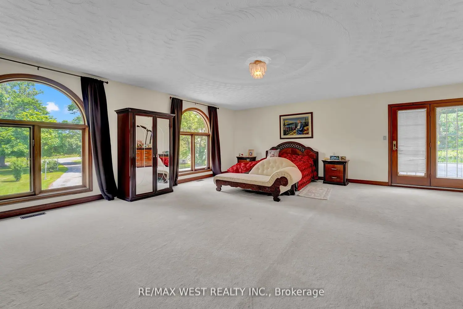 Additional image 10 of 805 Centre Road