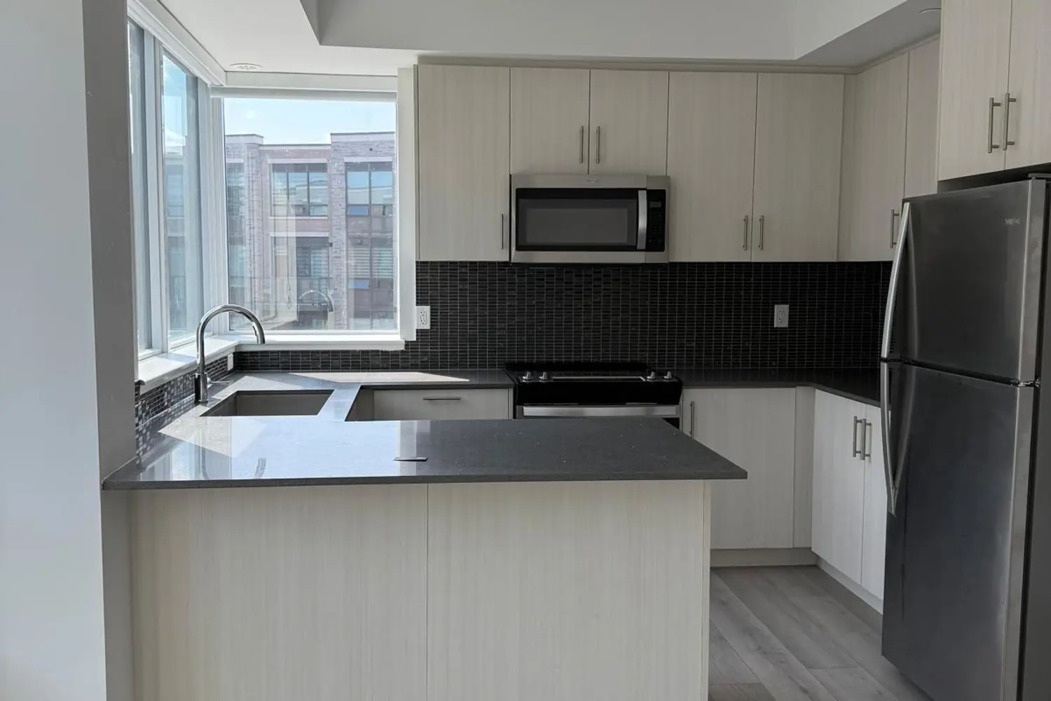 Additional image 3 of 85 Attmar Drive 330