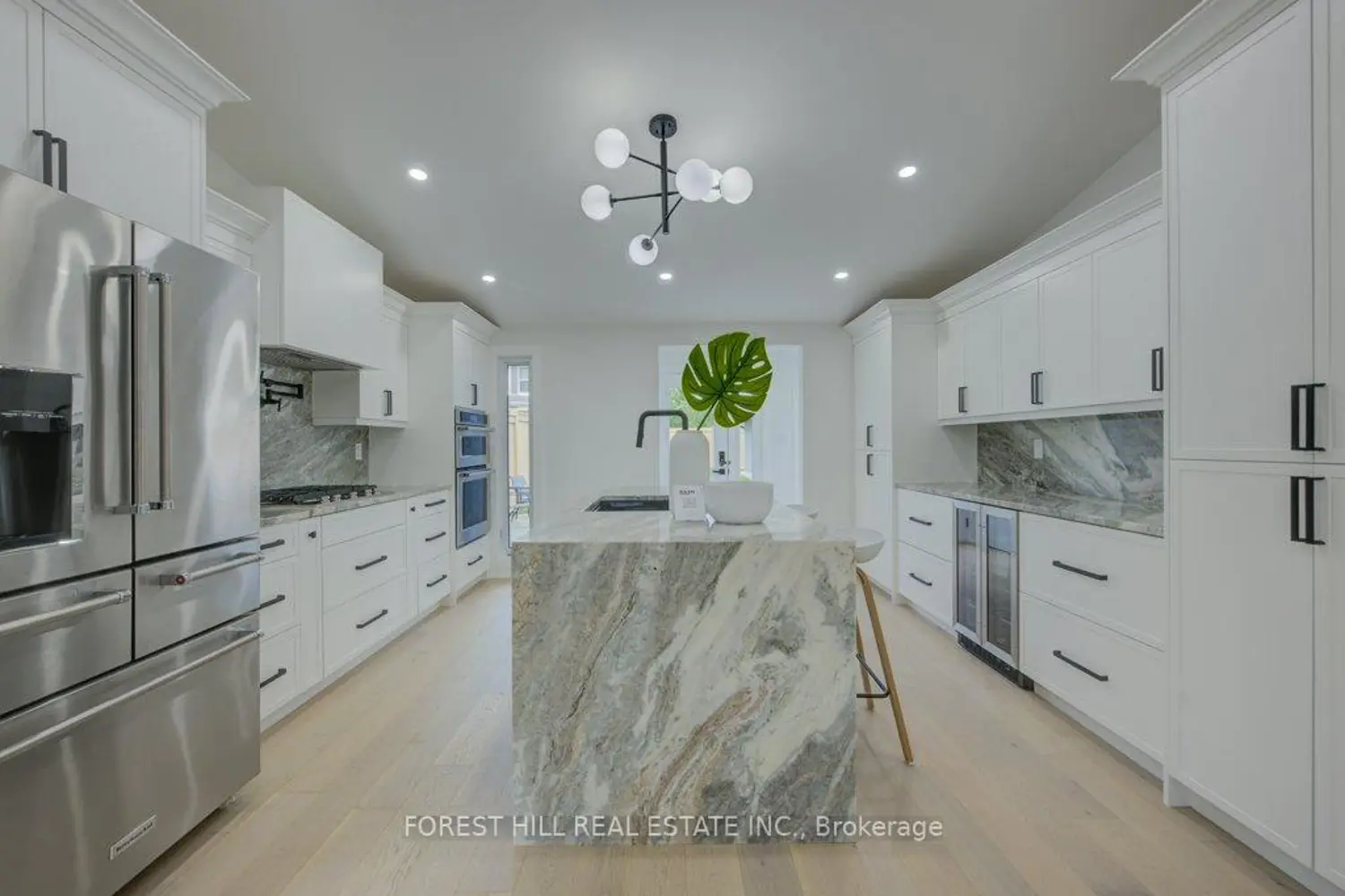 Additional image 11 of 4392 Ontario Street