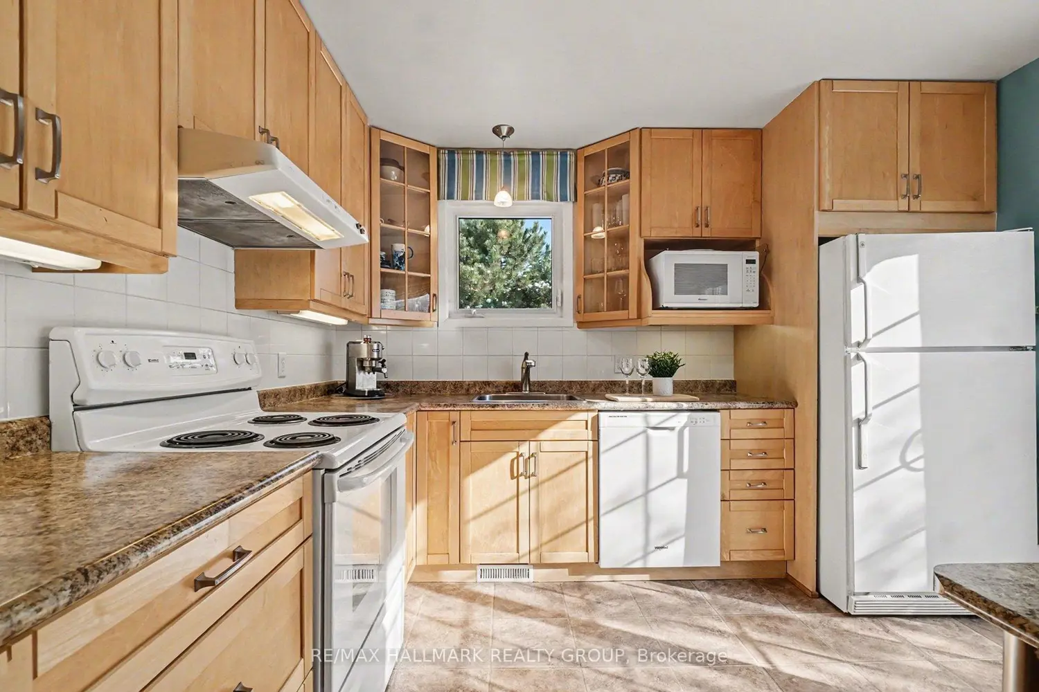 1044 Adley Road photo 5