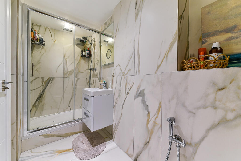 Additional image 9 of 2 Bed Flat, Campden Hill Towers, W11, N1 7GU