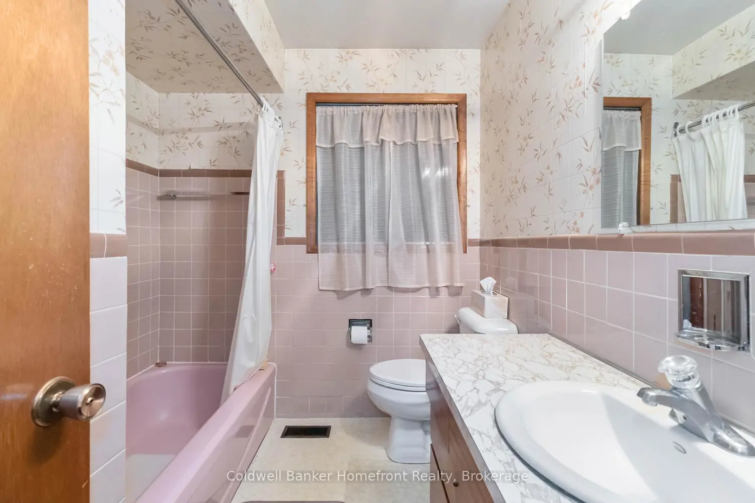 Additional image 10 of 16 Paris Road