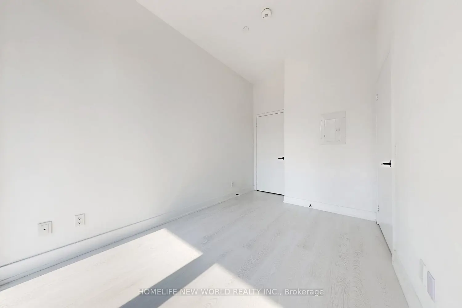 308 Jarvis Street 1004 photo 4