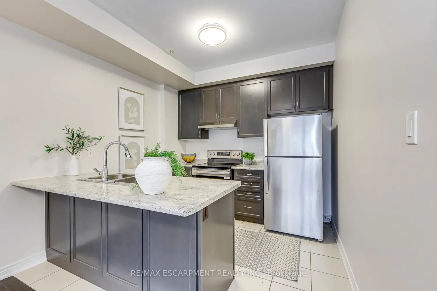 Additional image 9 of 2435 Greenwich Drive 74