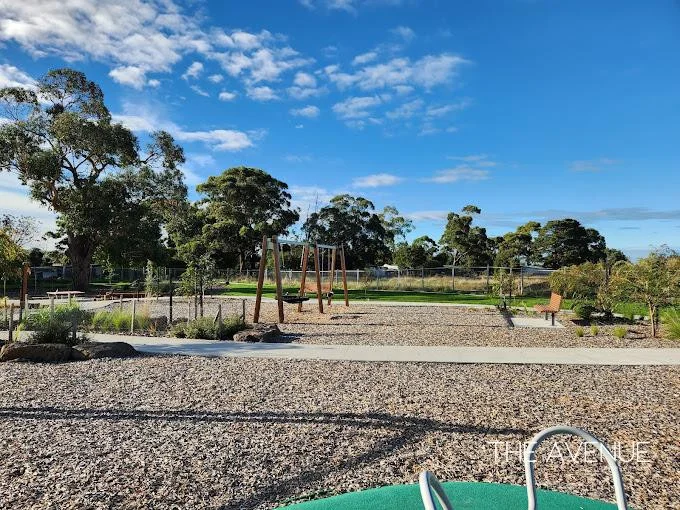 Additional image 8 of Officer VIC 3809