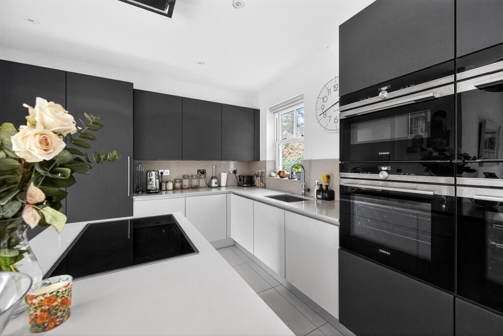 Additional image 8 of Watling Street, St. Albans, AL1