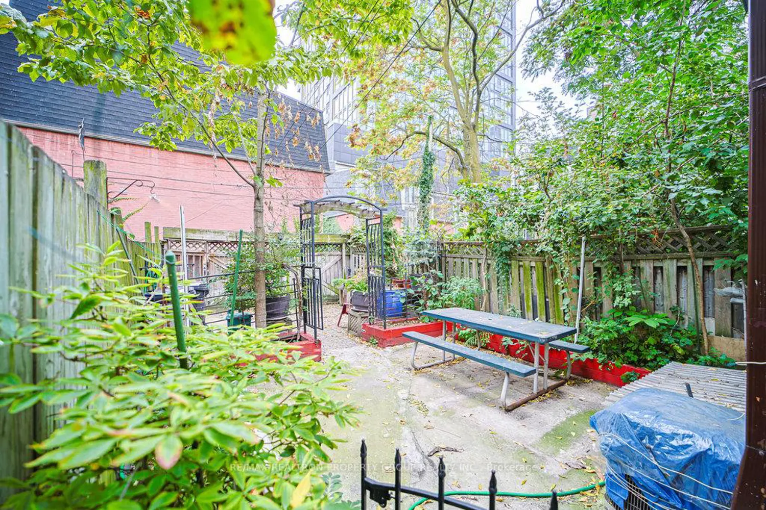 Additional image 16 of 141 Gerrard Street