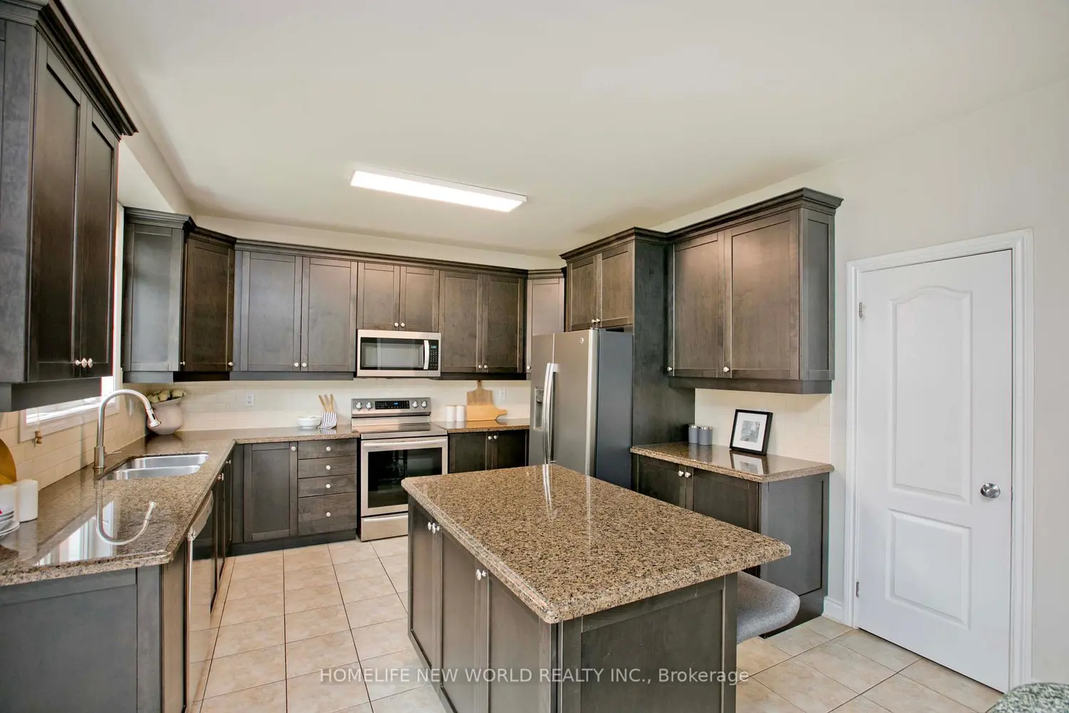 Additional image 6 of 1015 Ralston Crescent