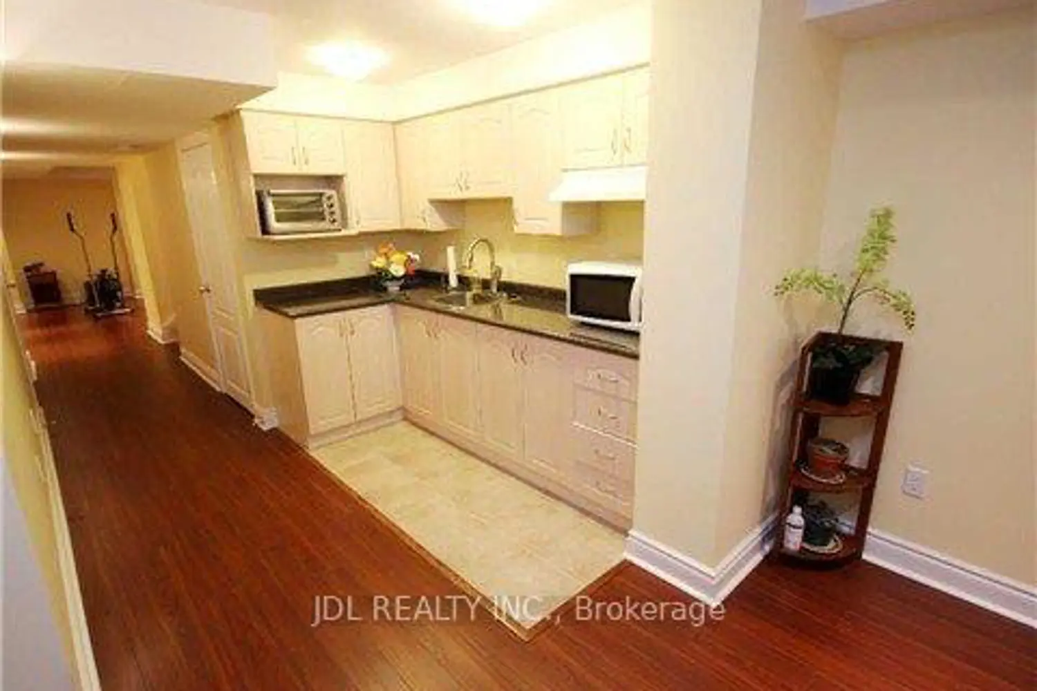 Additional image 14 of 1919 Bur Oak Avenue