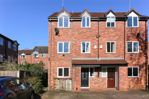 Adamson Gardens, Didsbury, Manchester M20