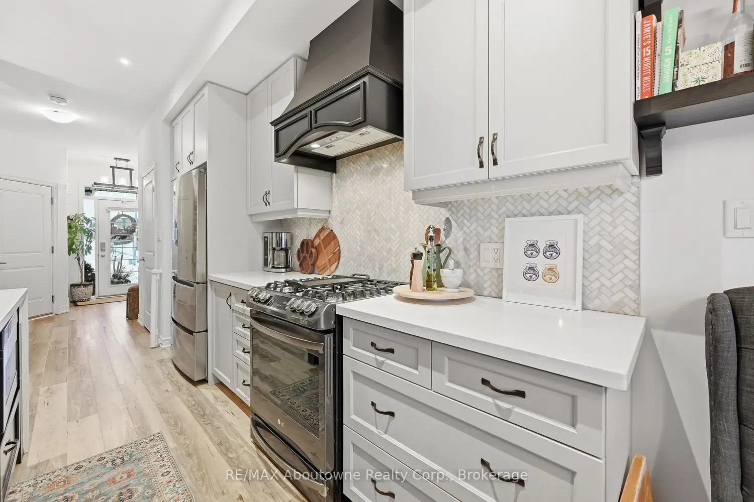 Additional image 4 of 3969 Crown Street