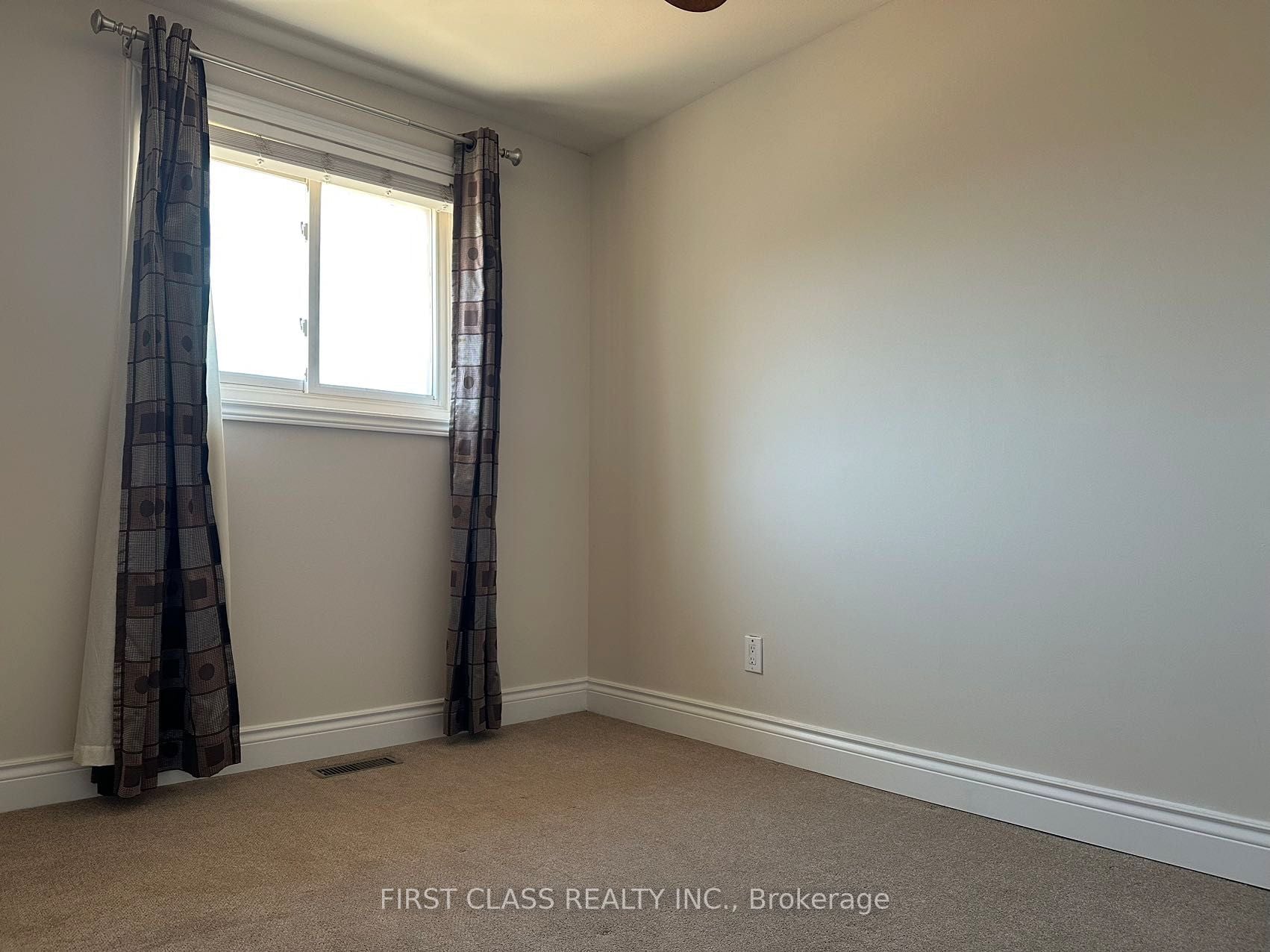 Additional image 4 of Upper-28 Collins Crescent, Aurora, ON, L4G 2W2