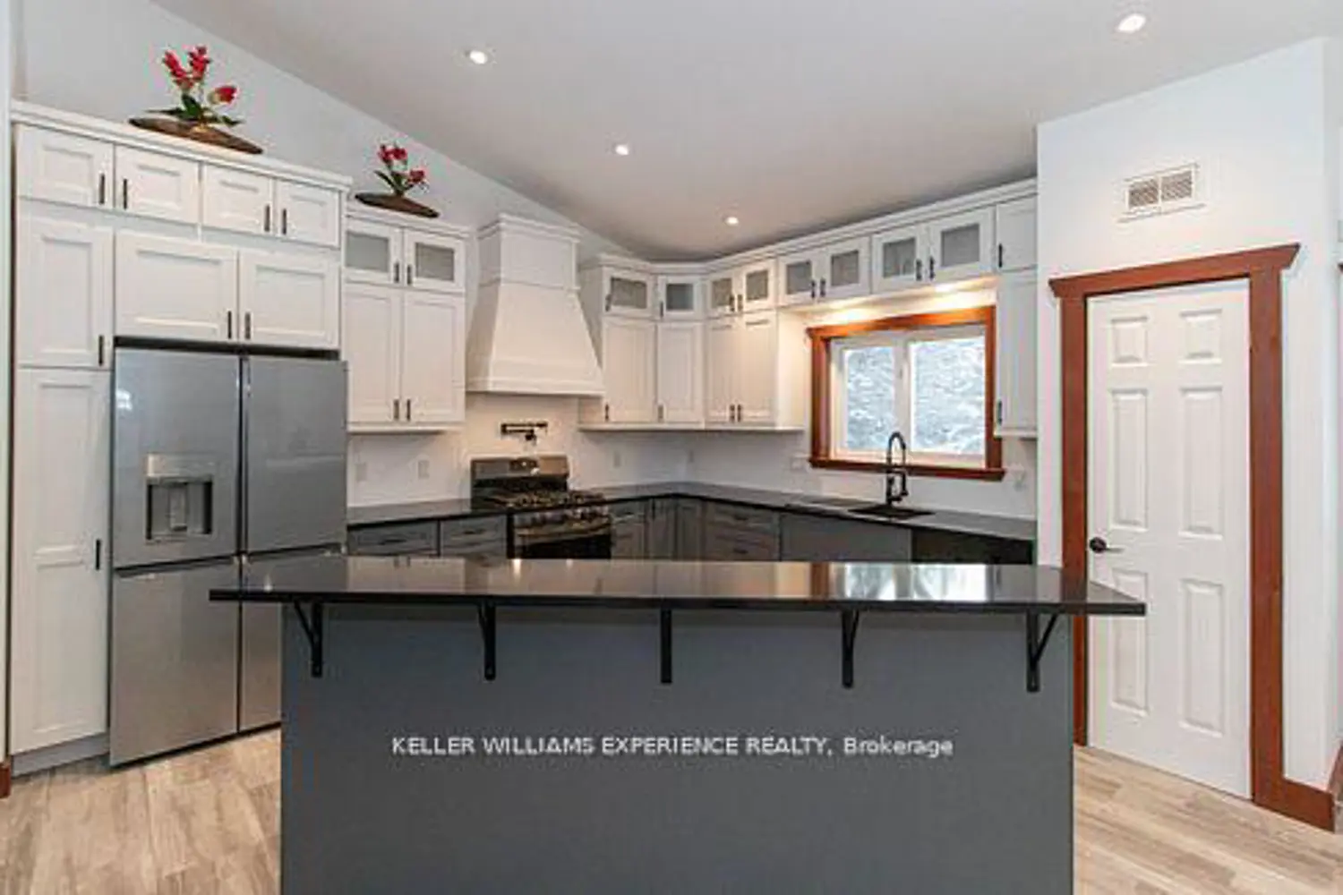 213 Yearley Road photo 5