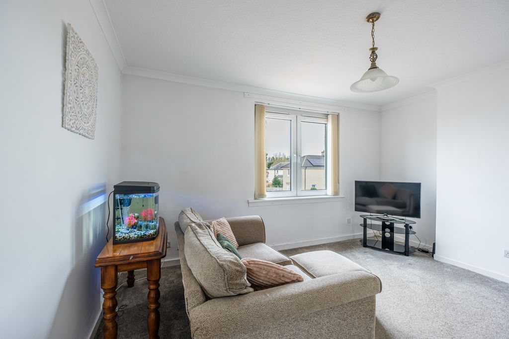 2 bed flat for saleDakala Court, Wishaw ML2 photo 4