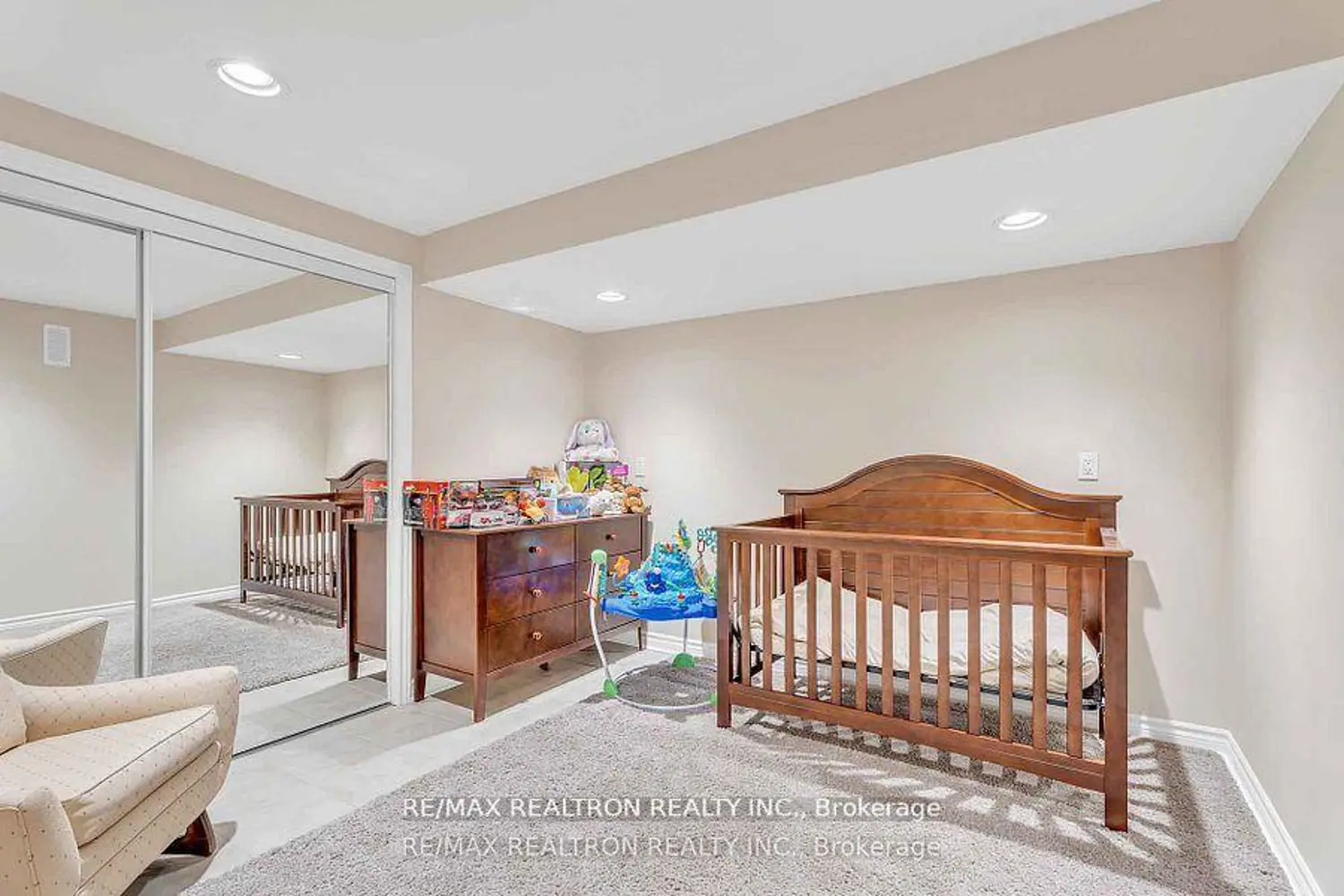 Additional image 17 of 15 Treegrove Circle